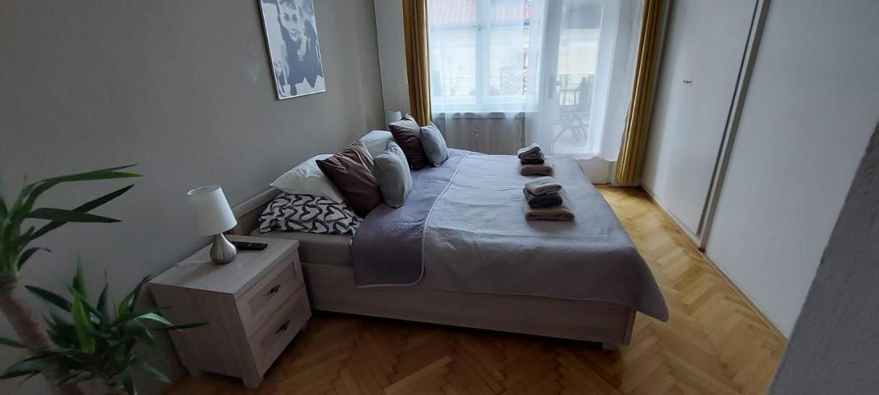 Appartement Anenska By Charles Bridge 2 à Prague Extérieur photo